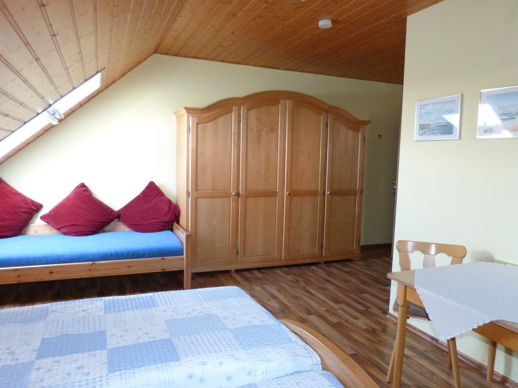 Gaestehaus Moni Jaeger Weyher Esterno foto